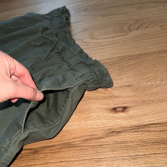 Linen Cotton Green Paperbag Shorts High Rise Elastic Waist Size Small (26-27) - Picture 8 of 8